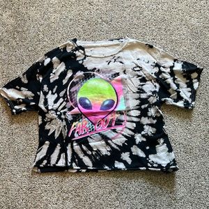 Cropped ‘Far Out’ T-Shirt